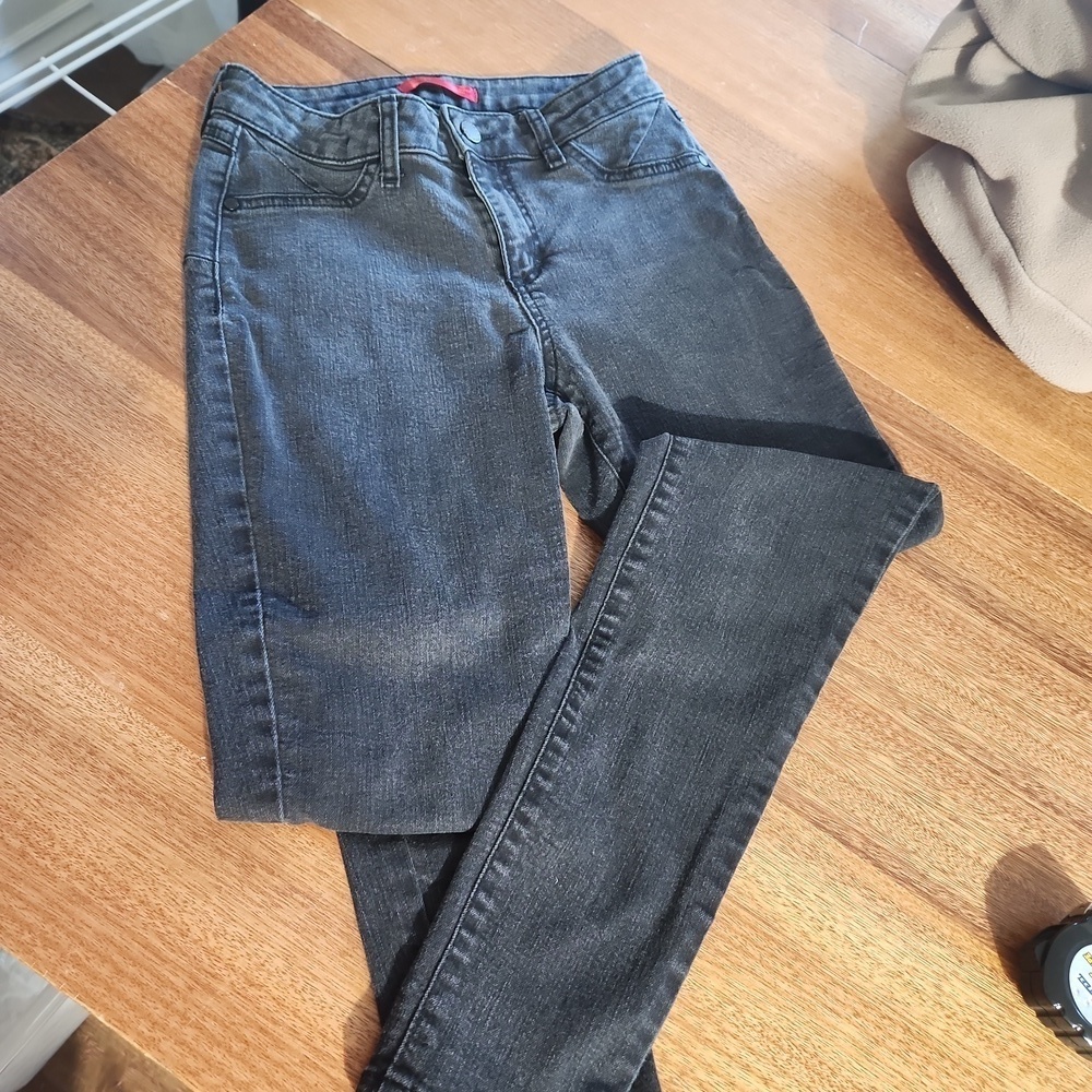 Jennifer lopes skinny jeans size 6